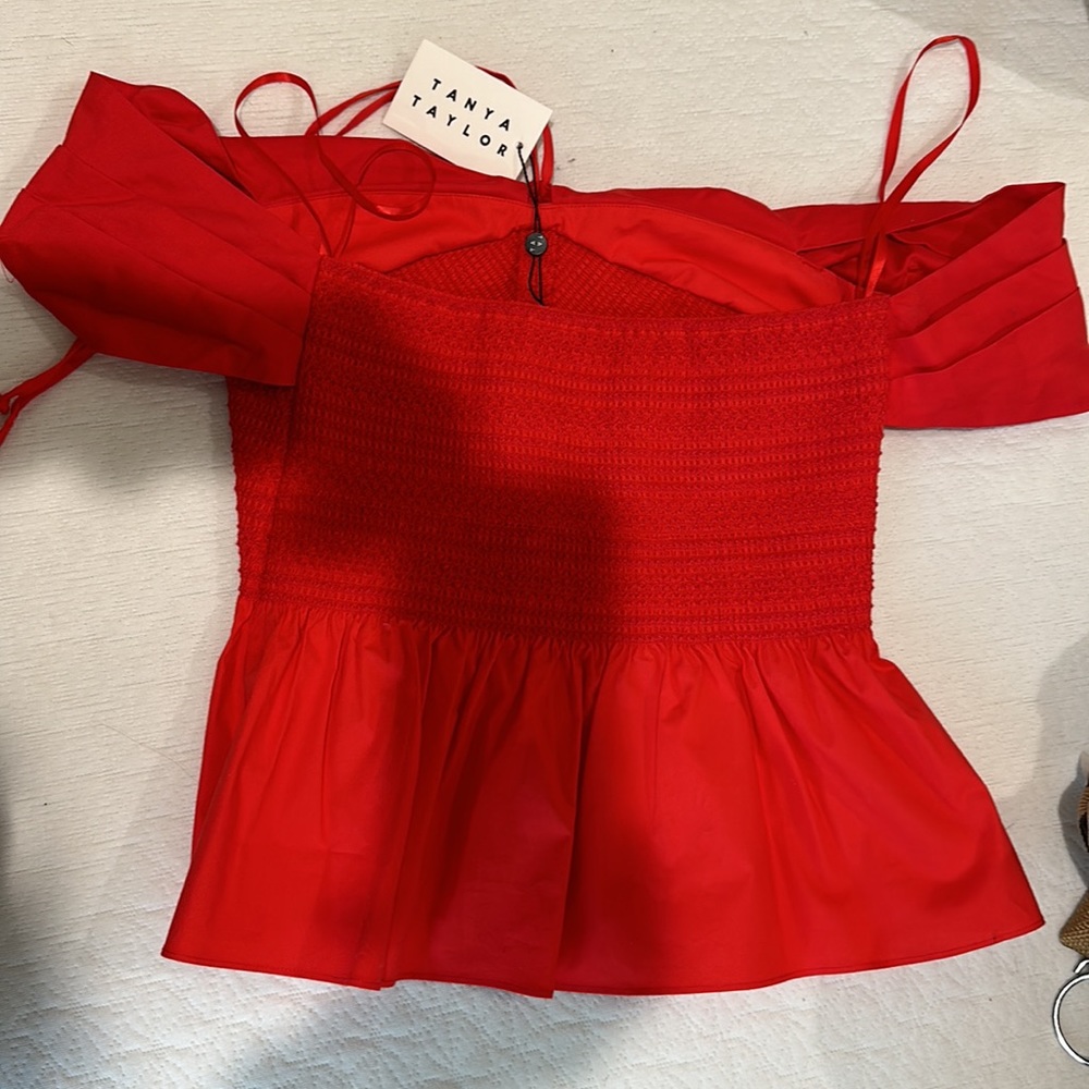 Red Top - Picture 2 of 6